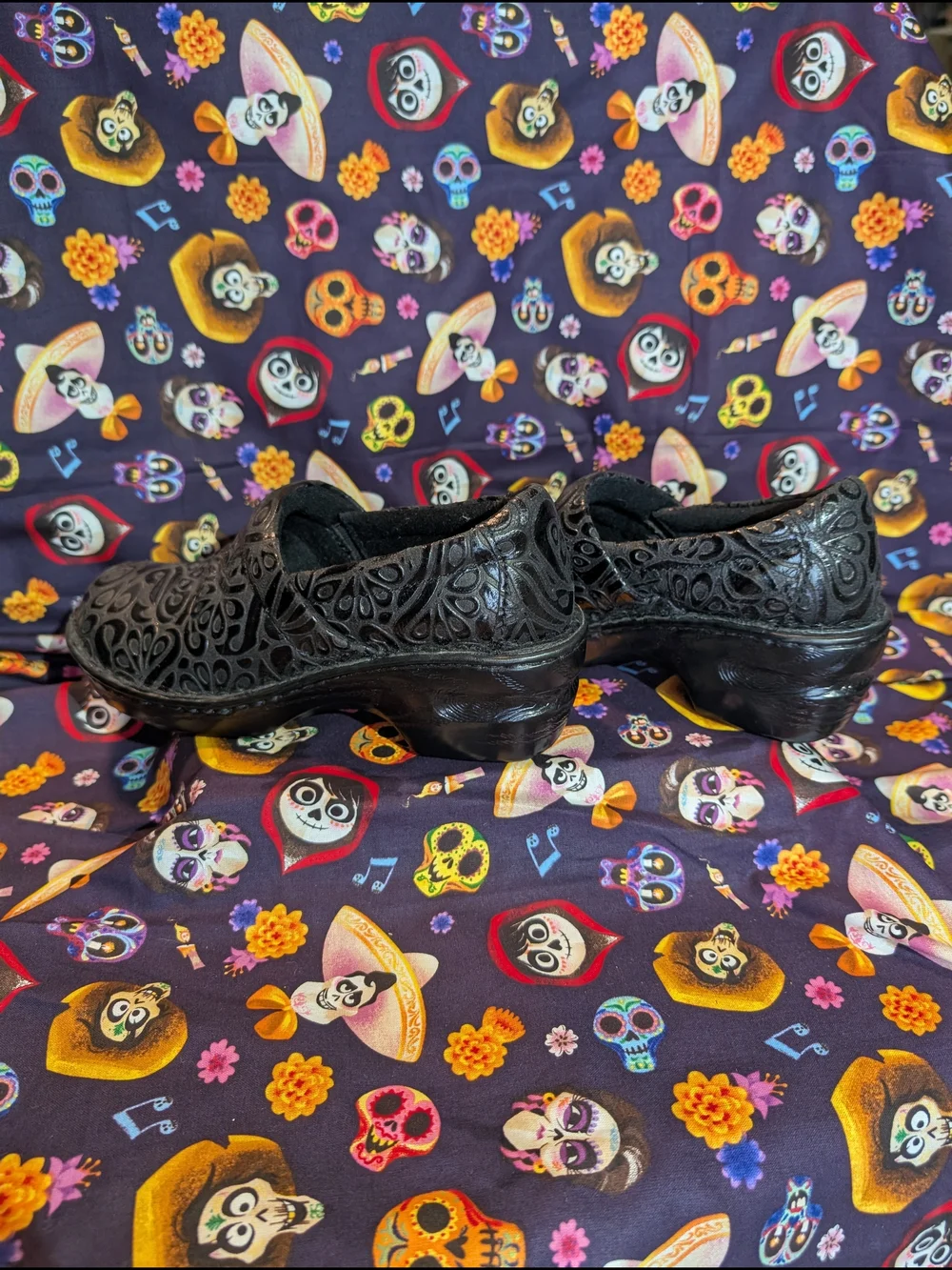 B.O.C Women's Black Slip-On Floral Laser-Cut Comfort Loafers